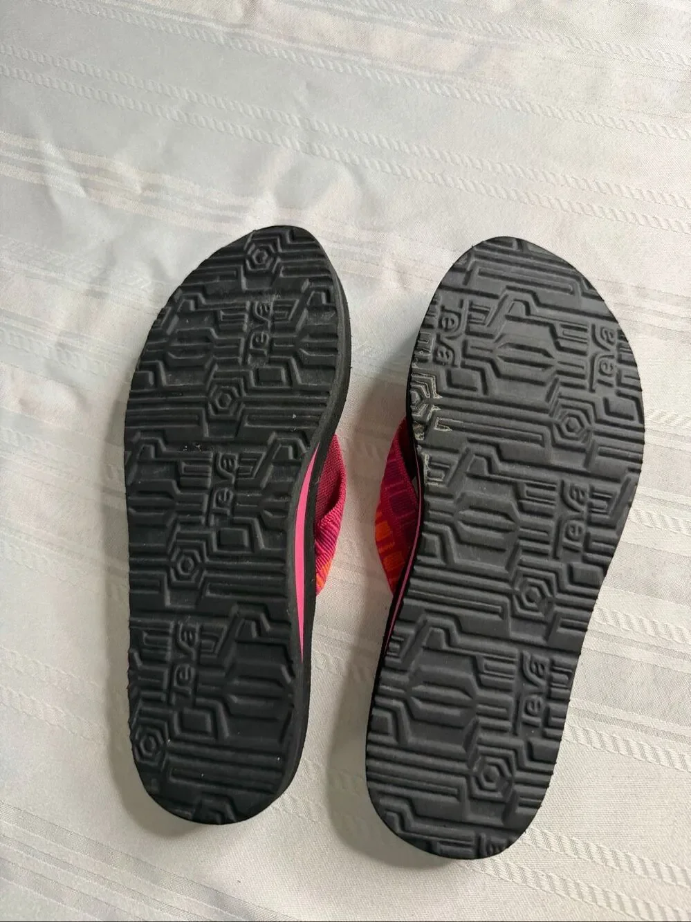Teva Women’s Mush ll Black Flip Flops Size 6